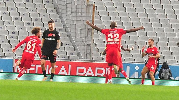 Fatih Karagümrük - Gaziantep FK maçında 3 puan 3 golle geldi