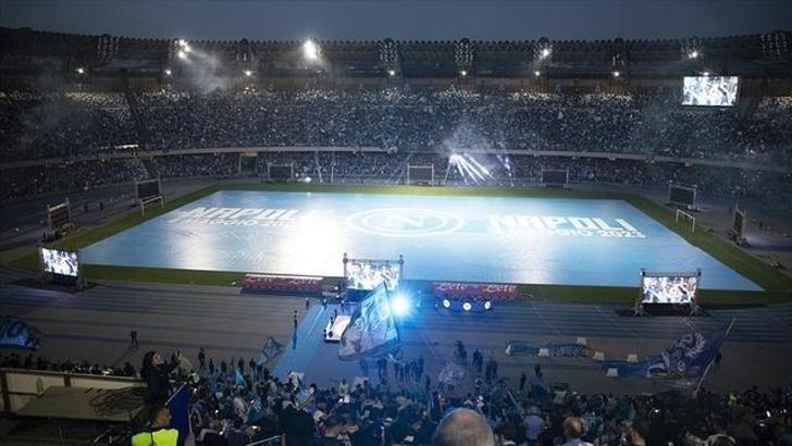 Napoli- Barcelona maçı hangi kanalda? Şampiyonlar Ligi'nde son 16 turu: Napoli- Barcelona maçı saat kaçta?