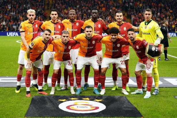 Galatasaray ilk 8'i zora soktu! Puansız ve tek golü olan Dinamo Kiev'e 1 puan hediyesi