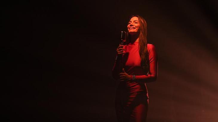 Demet Özdemir ‘Eşref Rüya’ için bir albüm kadar şarkı okudu! Şarkıları Eşref’e söyleyecek