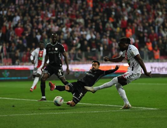 Süper Lig'de küme düşen 3. takım belli oldu