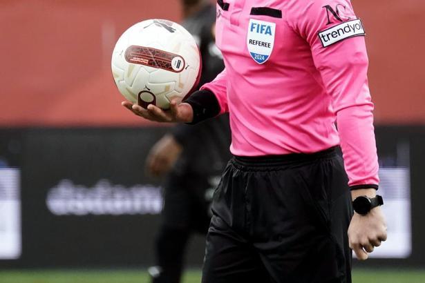 Süper Lig'de 37. hafta maçlarını yönetecek hakemler açıklandı