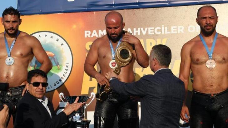 Kocaeli'de altın kemerin sahibi Orhan Okulu oldu