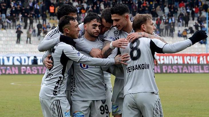 Erzurumspor bir hafta aradan sonra yeniden kazandı! Maç fazlasıyla liderliği ele geçirdi