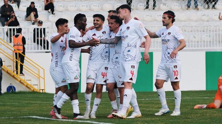 Vanspor, Serikspor'u gole boğdu! Osman Zeki Korkmaz haftalar sonra bir ilki başardı