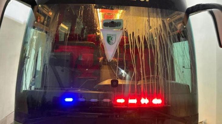 Bodrum FK takım otobüsüne Çorum'da stadyuma giriş yaptığı sırada taşlı saldırı