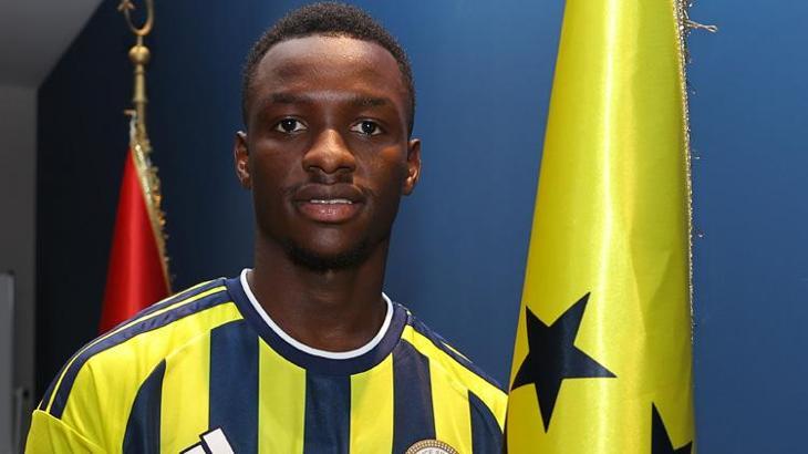 FENERBAHÇE'DEN YENİ TRANSFER | Amara Diouf Kimdir? Amara Diouf Hangi Takımdan Fenerbahçe'ye Geldi, Kaç Yaşında ve Hangi Mevkide Oynuyor?