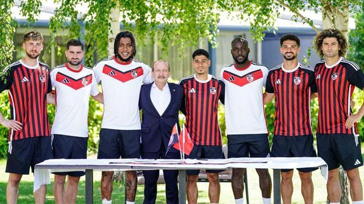 Transfer yasağı kaldıran Gaziantep FK'dan imza şov: 7 transfer birden açıklandı