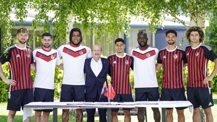 Gaziantep FK'dan transfer çılgınlığı! Yasak kalktı, 7 yıldız birden imzayı attı