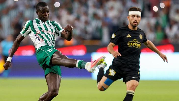 TÜMOSAN Konyaspor - Çaykur Rizespor maçında 3 puanı getiren gol 90+7'de penaltıdan geldi