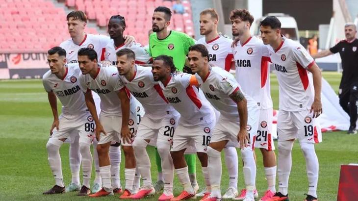 Çorum FK'yı elinin tersiyle itti, İspanya'da gündem oldu