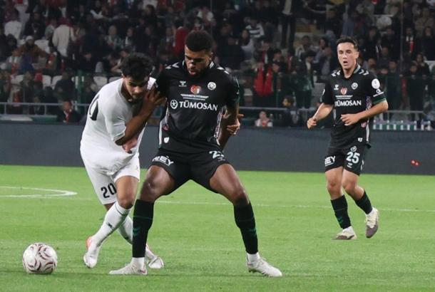 Konyaspor ile Filistin Milli Takımı arasındaki dostluk maçı! Anlamlı mesajlar verildi