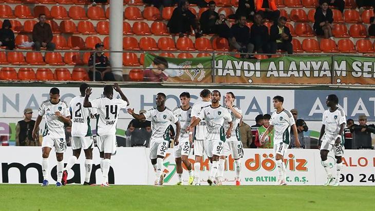 Okan Buruk takımdan gönderdi, Selçuk İnan'ı göklere çıkardı