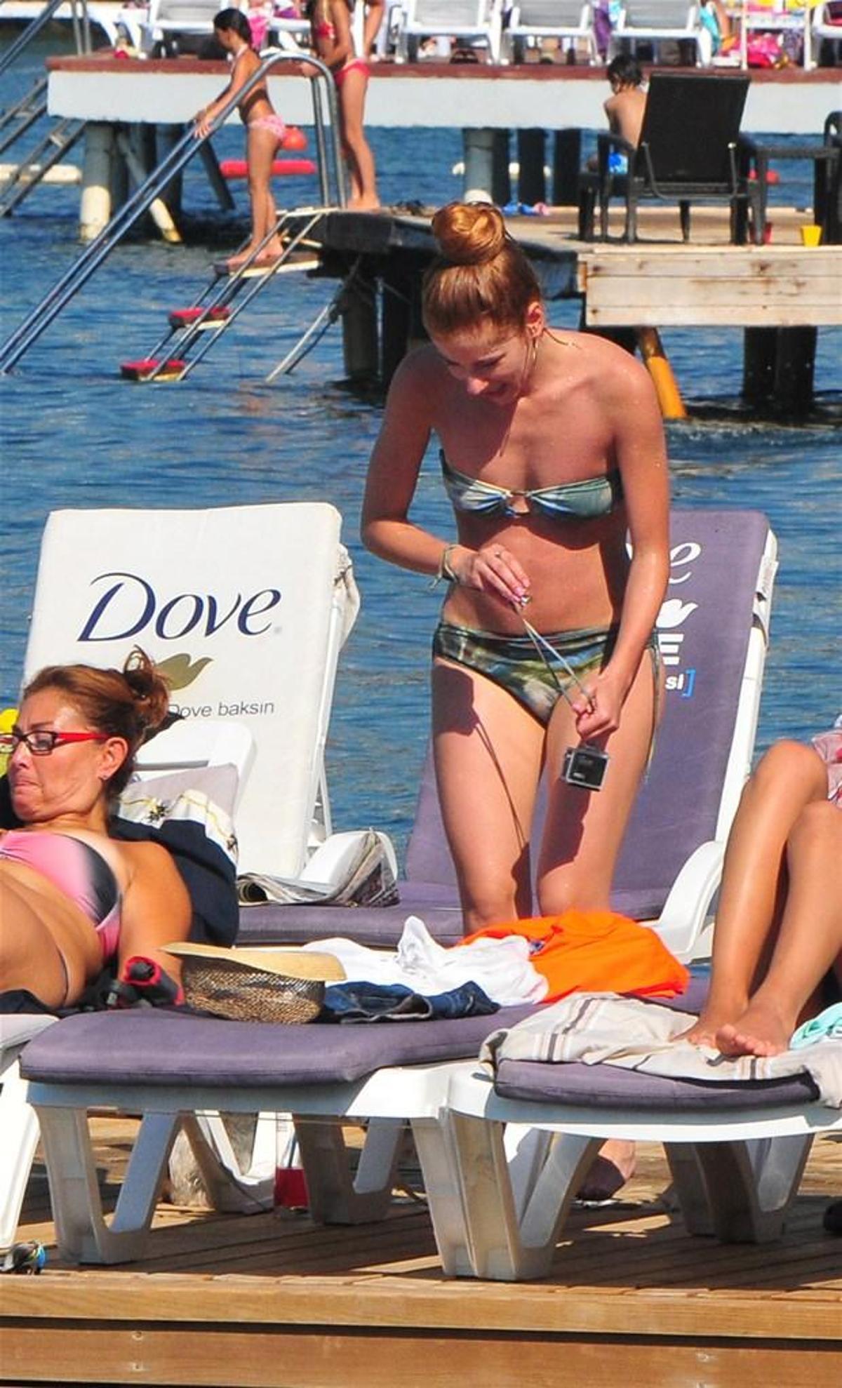 Ipek yaylacıoğlu çıplak