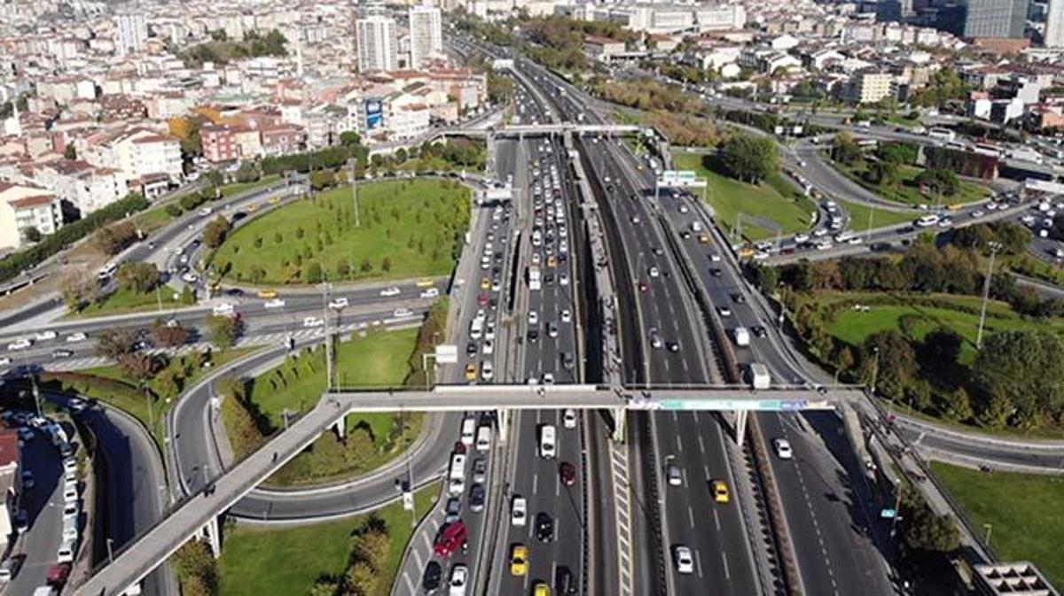 E 5 Neden Kapalı, Trafik Kazası Mı Oldu? E-5 Karayolu Trafik Durumu ...