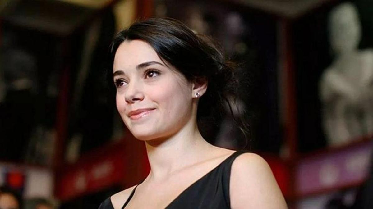 Özgü Namal Daha Önce Böyle Tahrik Edici Olmamıştı