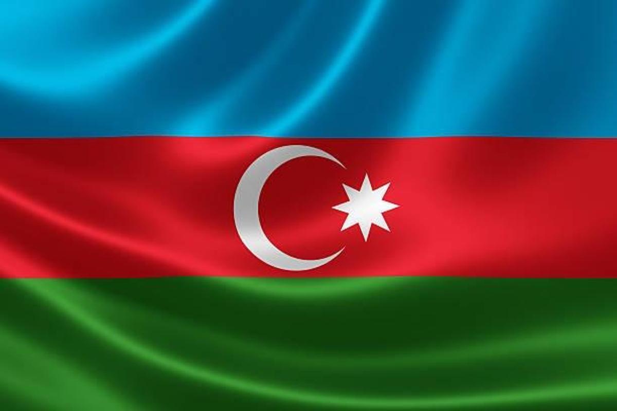 azerbaycan bayrağı anlamı nedir azerbaycan bayrağı nasıl oluştu