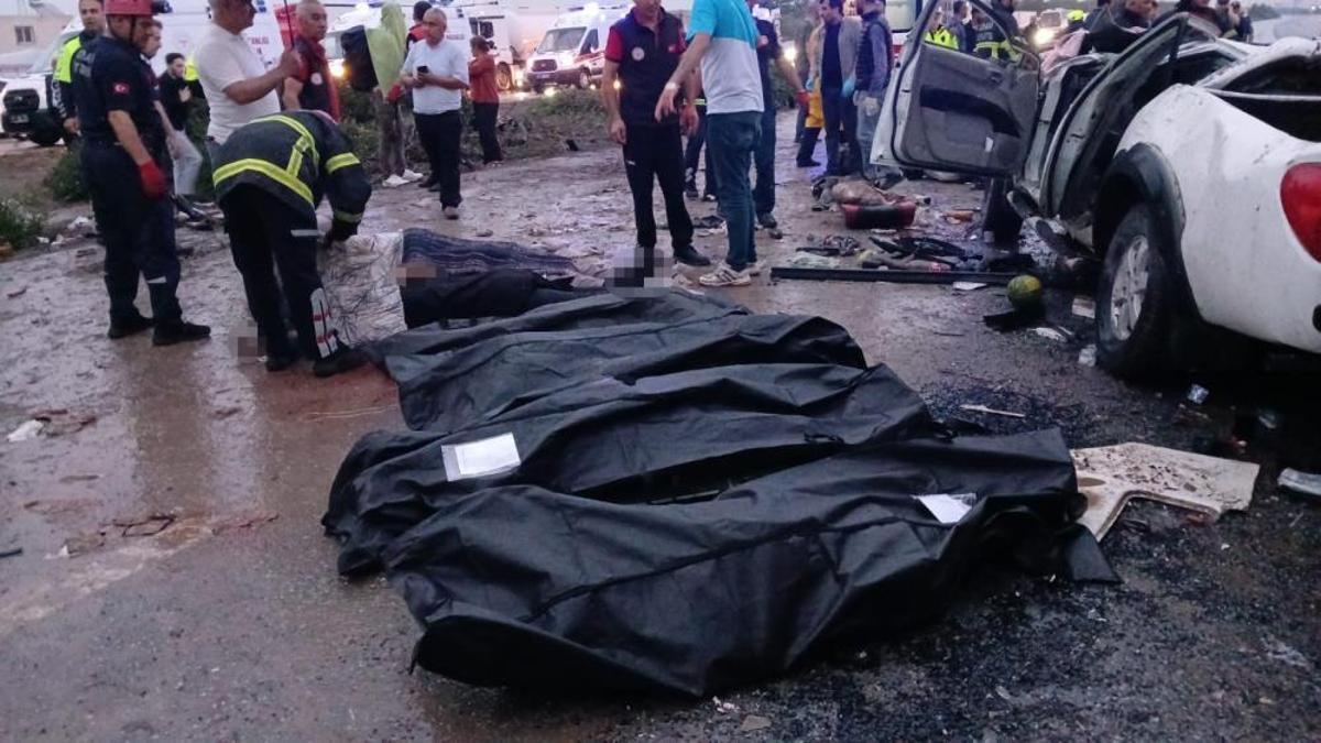 Mersin'de zincirleme kaza Ölü ve yaralılar var