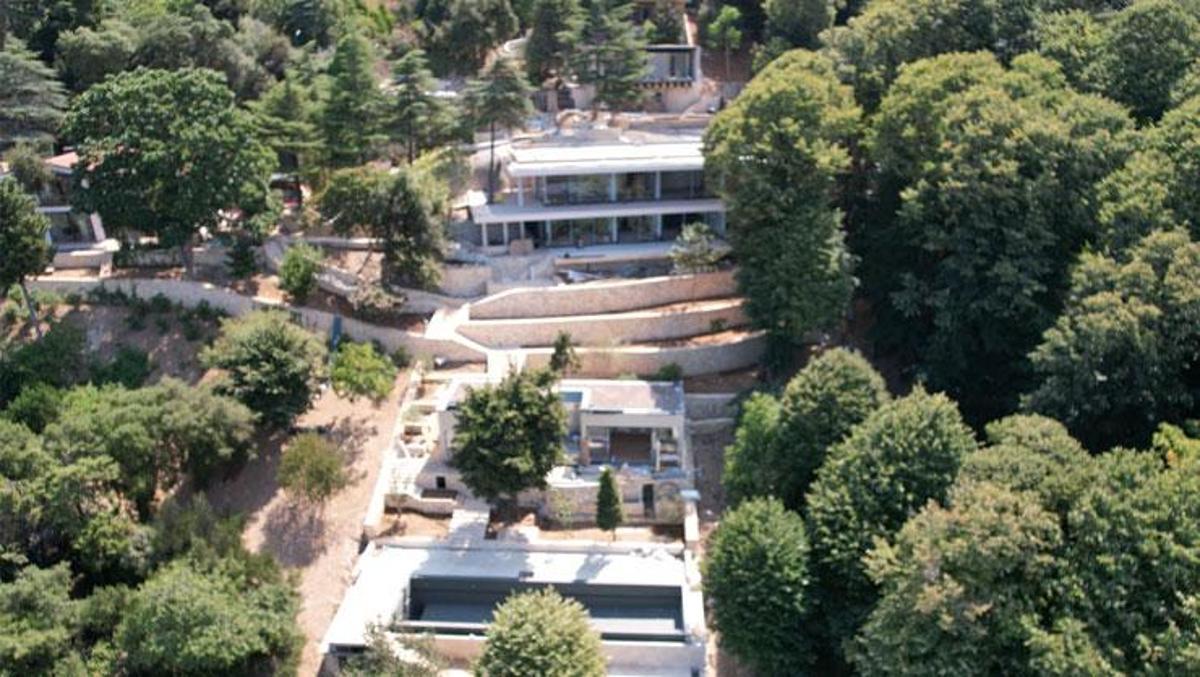 Two separate legal complaints have been filed with the Workplace of the Chief Public Prosecutor concerning the development of an unlawful villa on the Bosphorus.