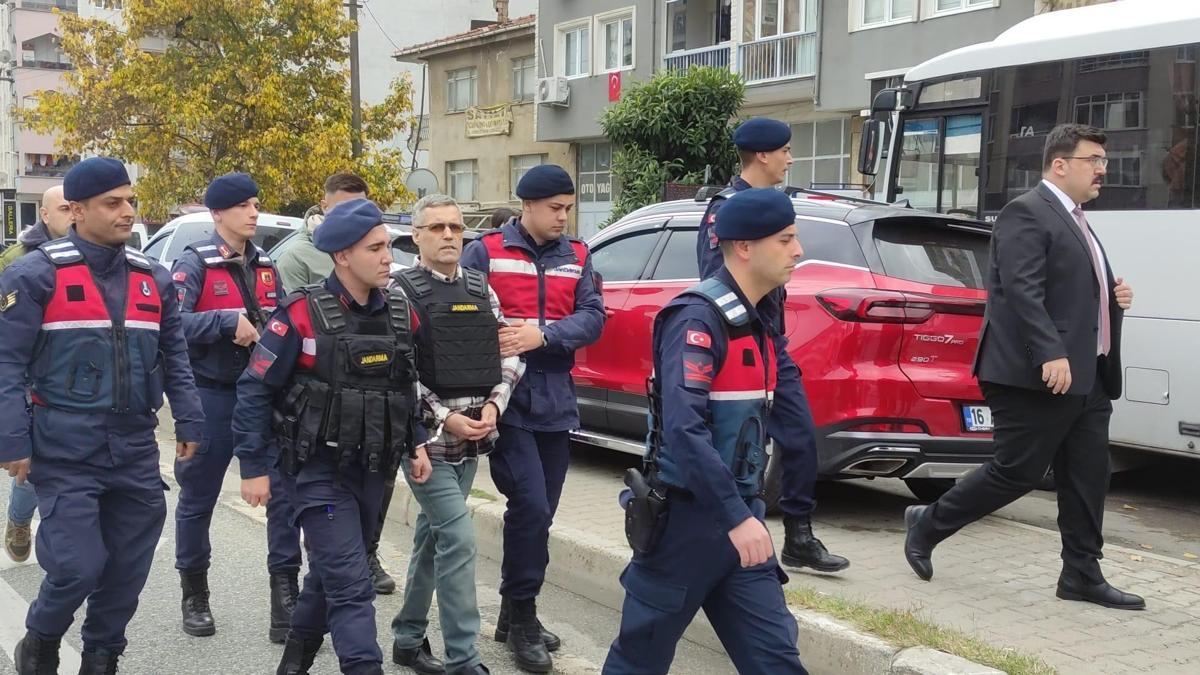 1 kişinin öldüğü, 1'i polis 5 kişinin yaralandığı mekanın önünde 2 yıl sonra keşif yapıldı