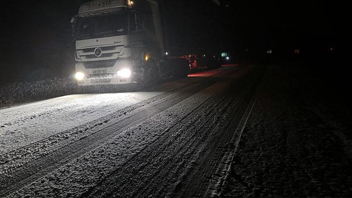 Ardahan Braces for the Worst: Overnight Blizzard Brings Heavy Snowfall