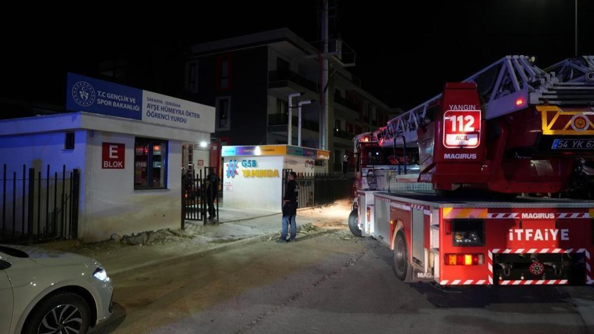 Sakarya'da Kız Öğrenci Yurdunda Gece Yarısı Yangın Paniği!