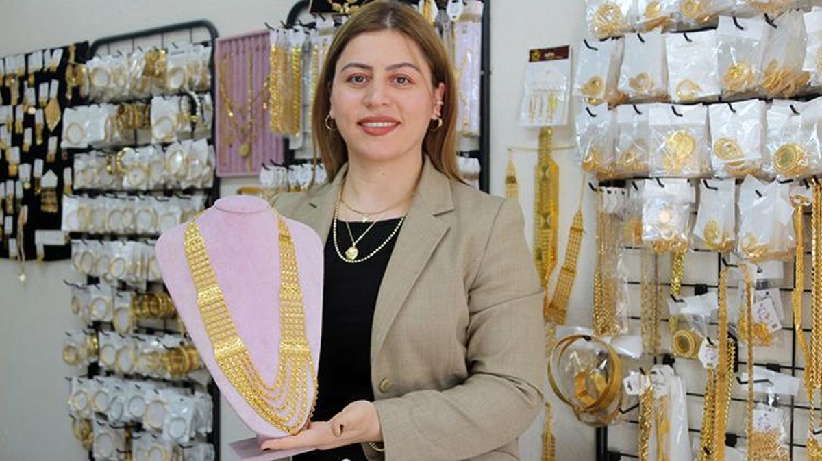 Dizi Mücevherleri Modası: 'Uzak Şehir' Kolyesiyle Alya'nın Tarzı Tüm Trendleri Sarsıyor!