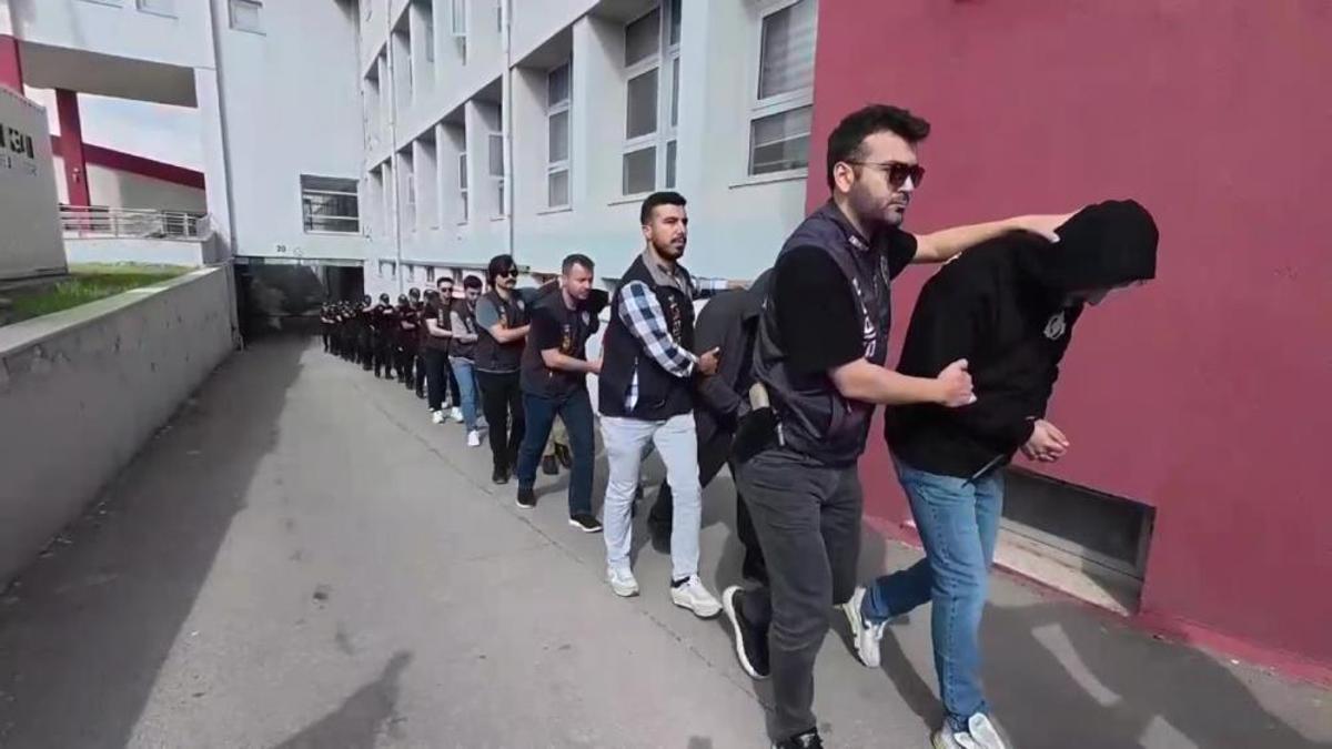 Yurt dışına 100 milyon TL ve Bitcoin gönderdiler! Yakayı ele verdiler: 15  tutuklama - Vatan Gazetesi Son Dakika Haberler