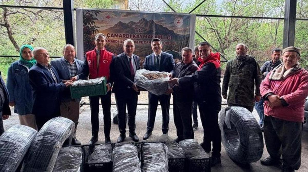 Niğde Çamardı’nda üreticilere destek! 90 bin çilek fidesi ücretsiz dağıtıldı
