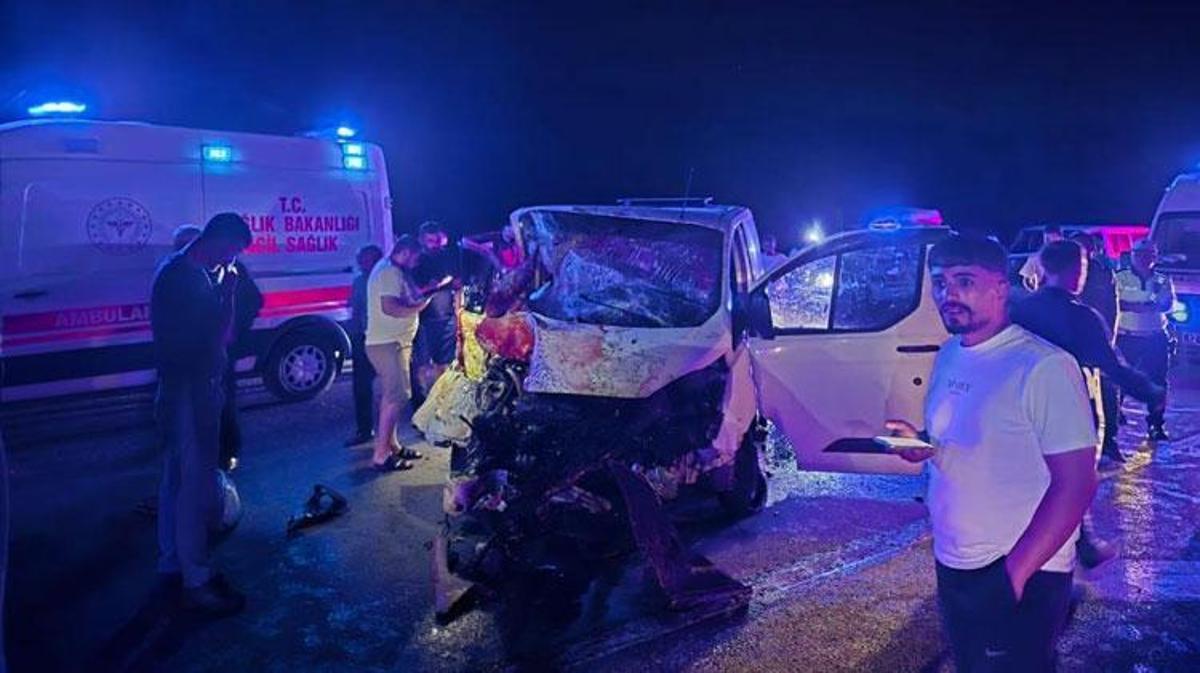 Bingöl'de meydana gelen trafik kazası sonrası olay yeri incelemesi
