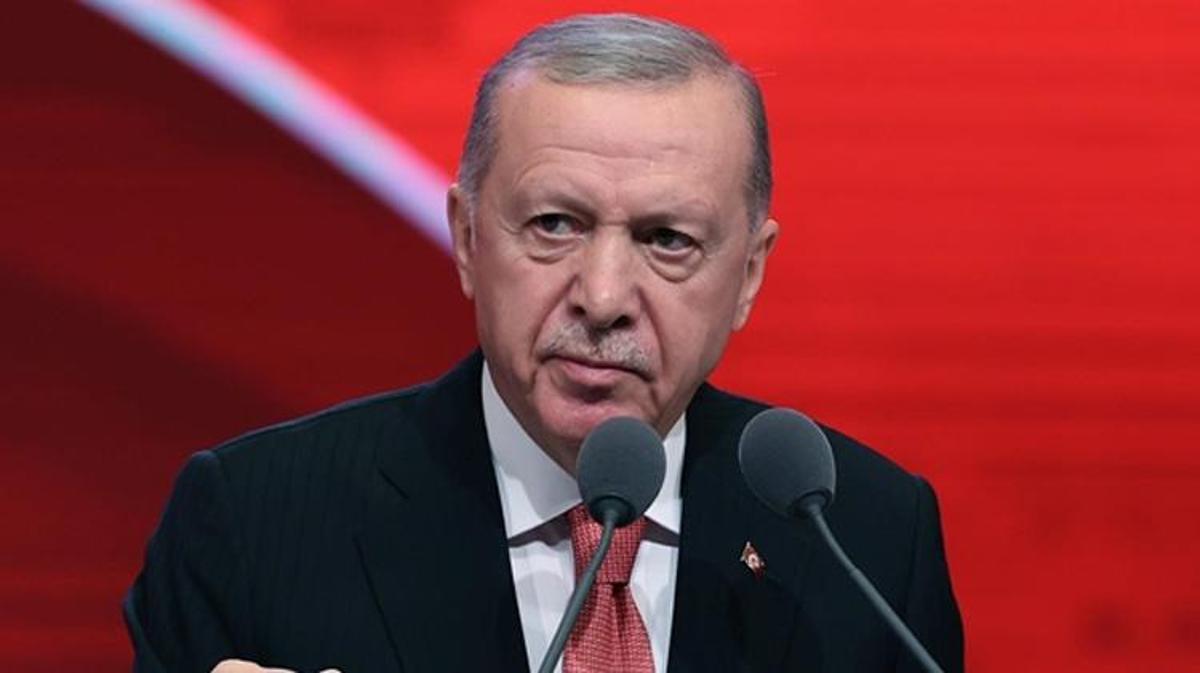 Cumhurbaşkanı Erdoğan, İstanbul Finans Merkezi'nde düzenlenen 3. Dünya İslam Ekonomi Zirvesi'nde konuşma yaparken
