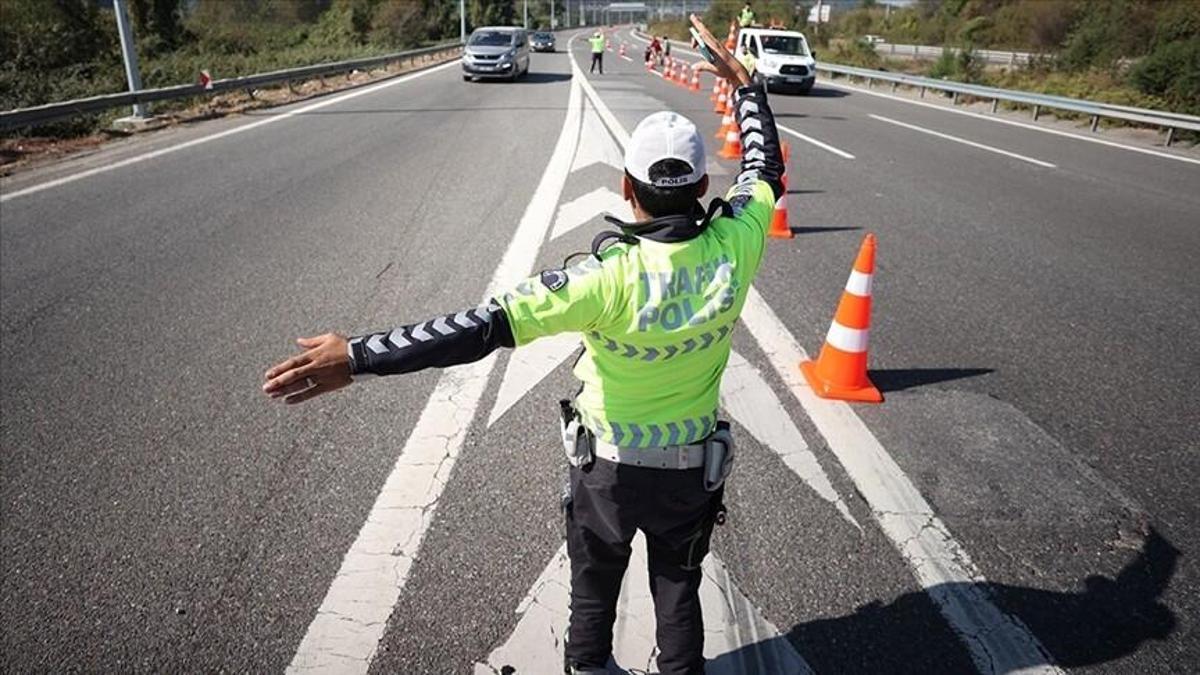 İstanbul'da bisiklet turu güzergahını gösteren harita veya bisikletliler.