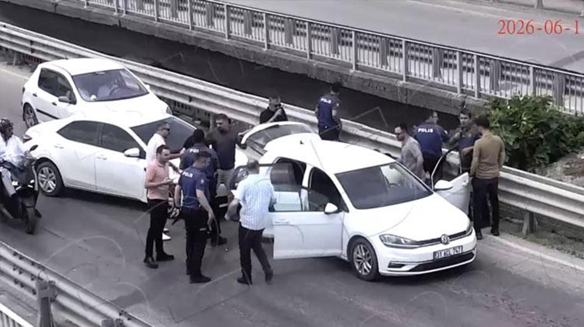 Osmaniye'de cezaevi önünde meydana gelen silahlı saldırının ardından polis ekiplerinin şüphelileri yakalama anı.