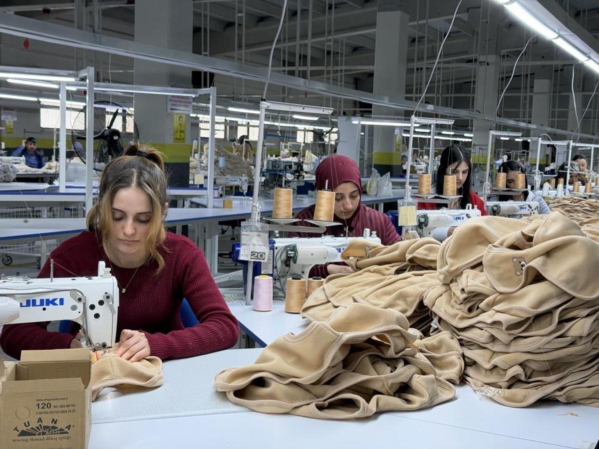 Ağrı'da faaliyet gösteren bebek ve çocuk giyim fabrikası