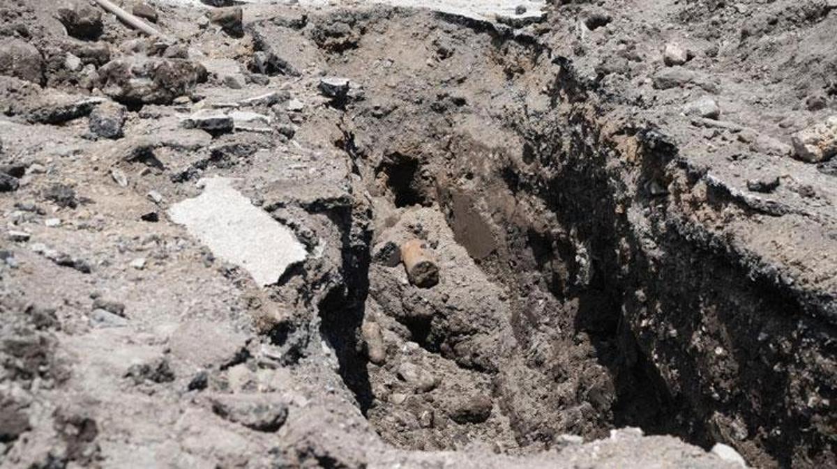 Erzurum'da kanalizasyon kazısında bulunan mühimmatlar