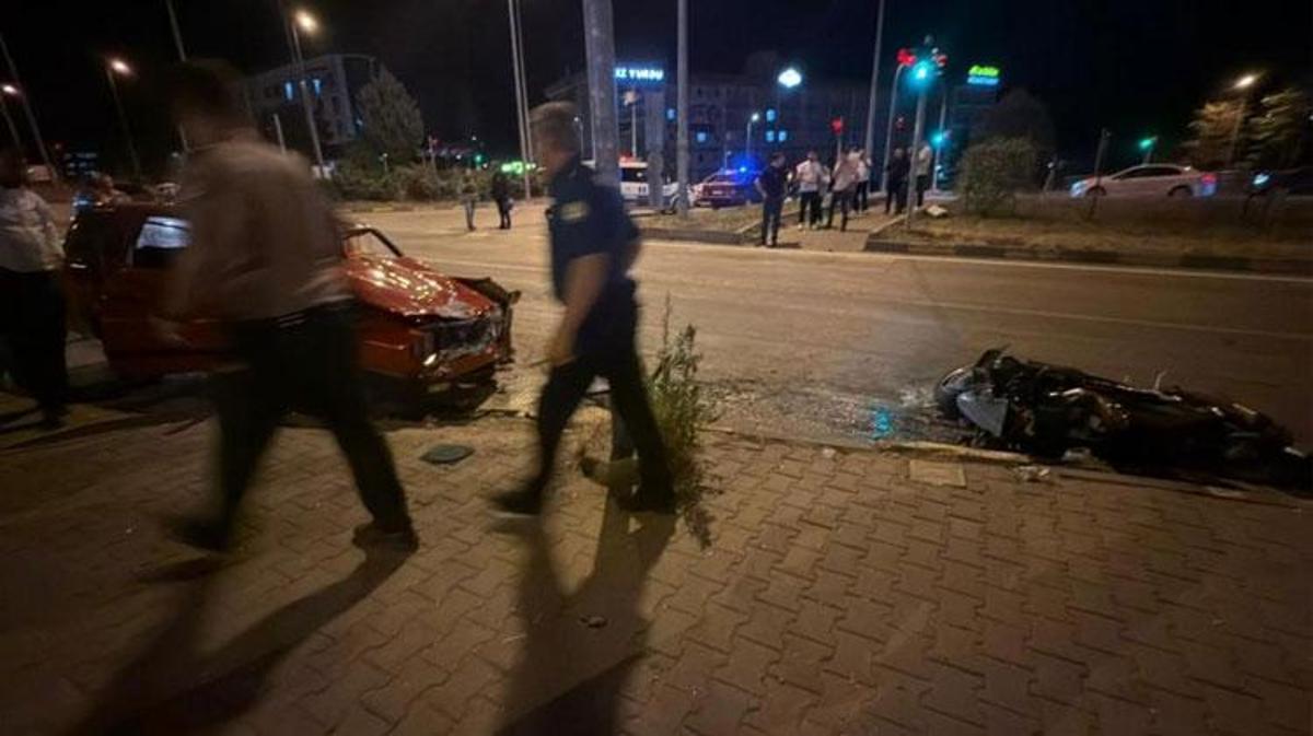 Karabük'te meydana gelen trafik kazası sonrası olay yerinden bir görünüm