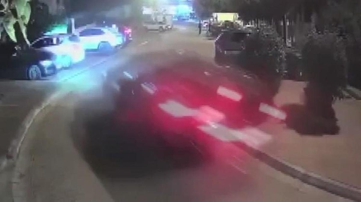 Bahçeşehir'de meydana gelen trafik kazasının ardından olay yerinden görünüm