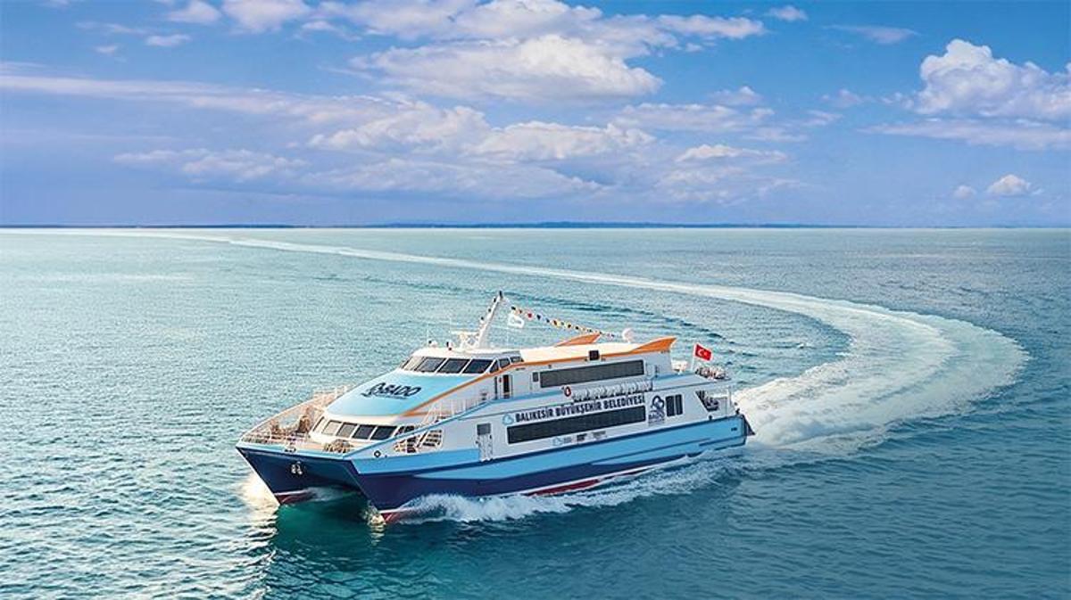 Akçay Limanı'ndan Midilli'ye hareket edecek deniz otobüsü