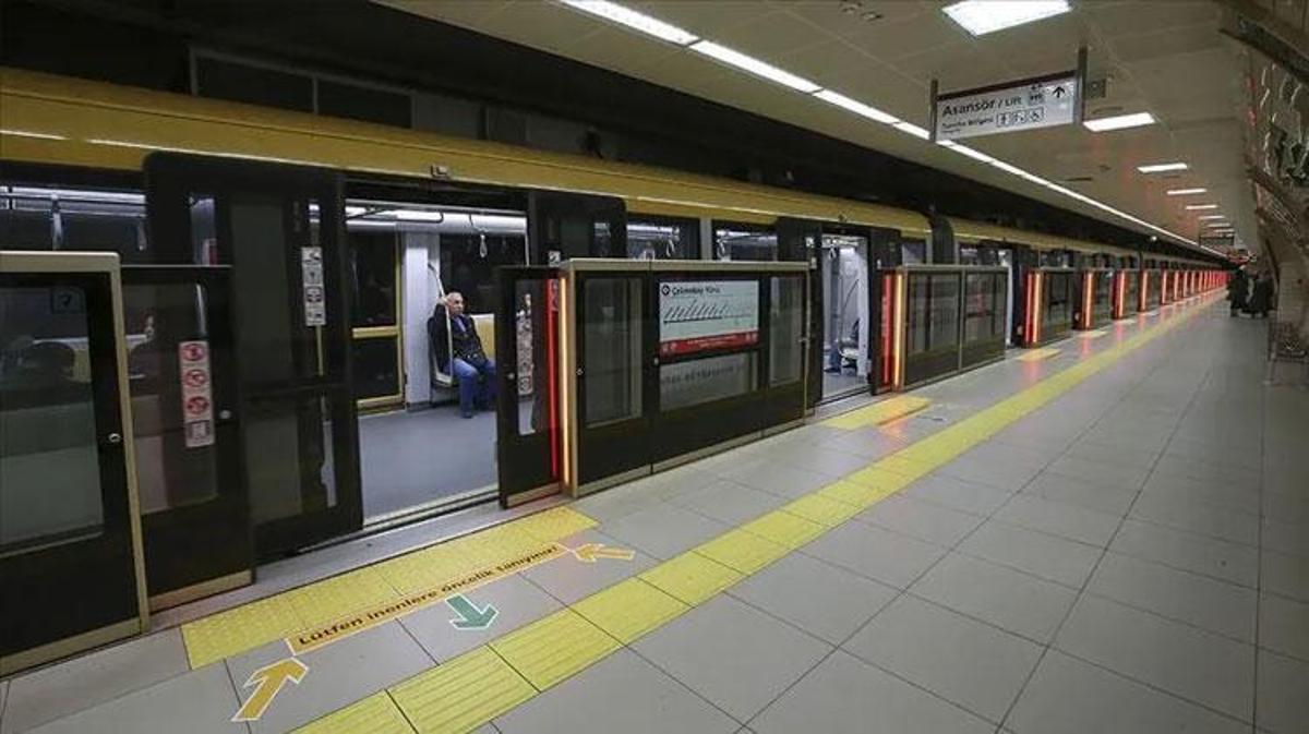 15 Temmuz Milli Birlik Günü anısına tren ve metro araçları görseli.