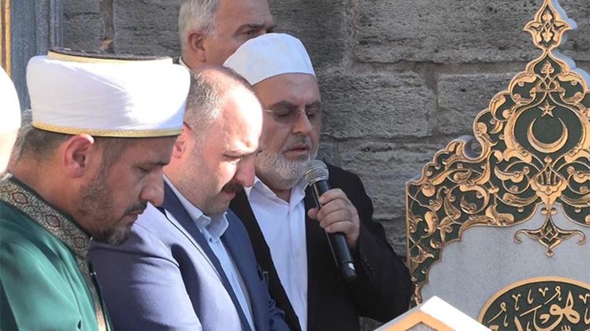 Şehzadebaşı Camii'nde düzenlenen anma programından genel görüntü.