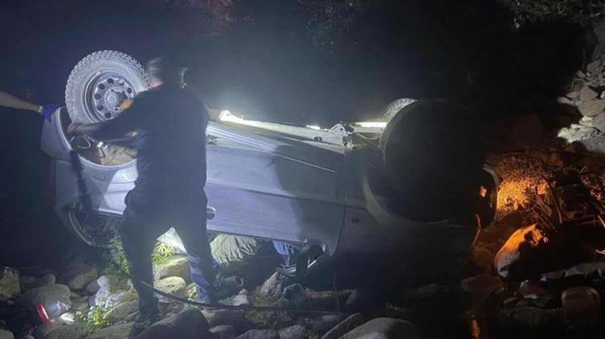 Ayvacık'ta meydana gelen trafik kazasının yapıldığı dere yatağı.