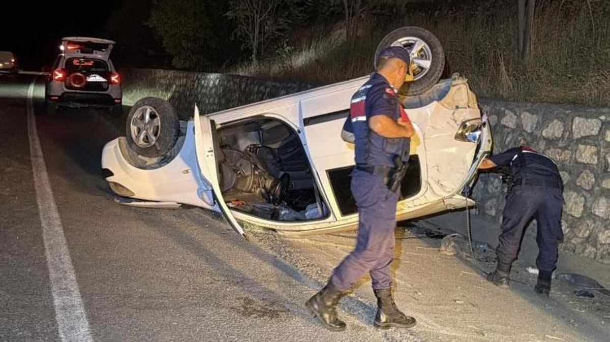 Adıyaman'da trafik kazası yapan takla atmış otomobil