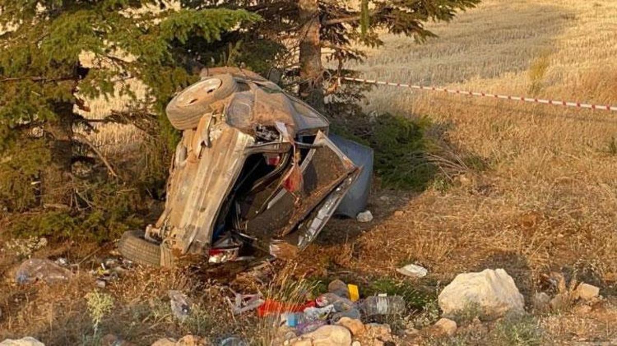 Karaman-Mersin kara yolunda meydana gelen trafik kazasında takla atan otomobil.