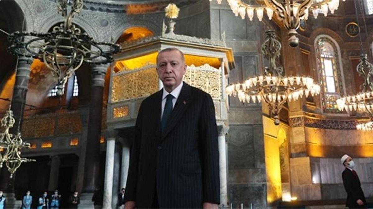 Ayasofya'nın içini gösteren tarihi bir fotoğraf