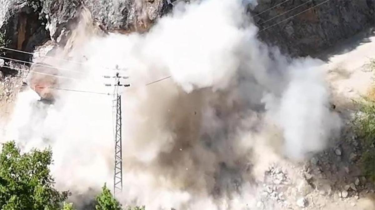 Adana Feke'de 6 mahallenin kâbusu olmuştu! Dinamitlerle yıkıldı