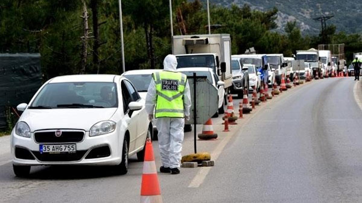Gelmeyin uyarılarına rağmen Bodruma 25 günde 125 bin araç giriş yaptı
