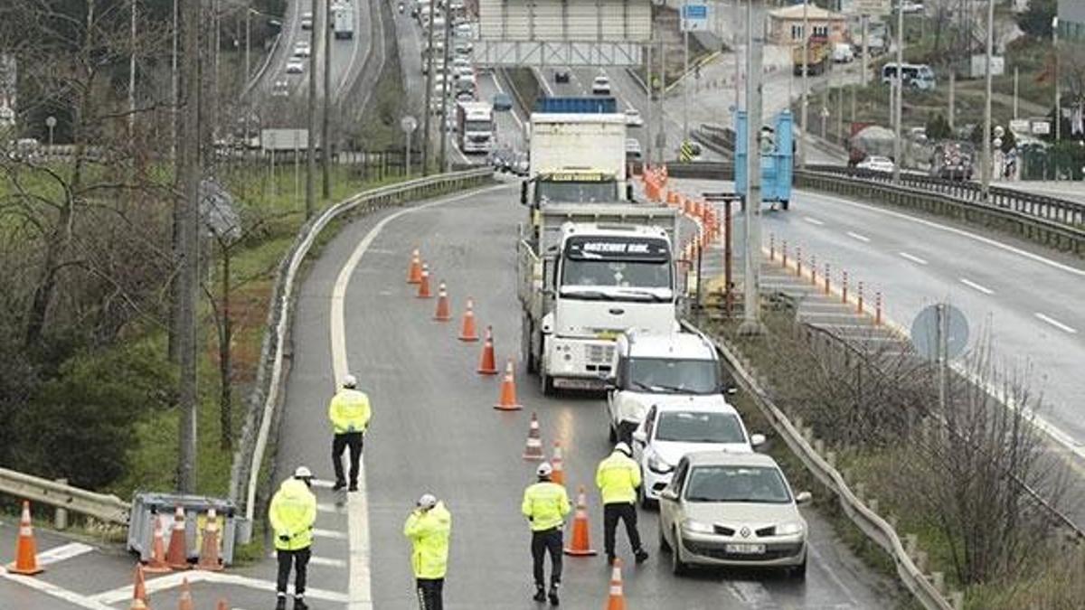Araç giriş çıkış yasağı başladı! Özel araçla şehirler arası seyahat izni nasıl alınır? Şehirler arası yolculuk şartları nelerdir?