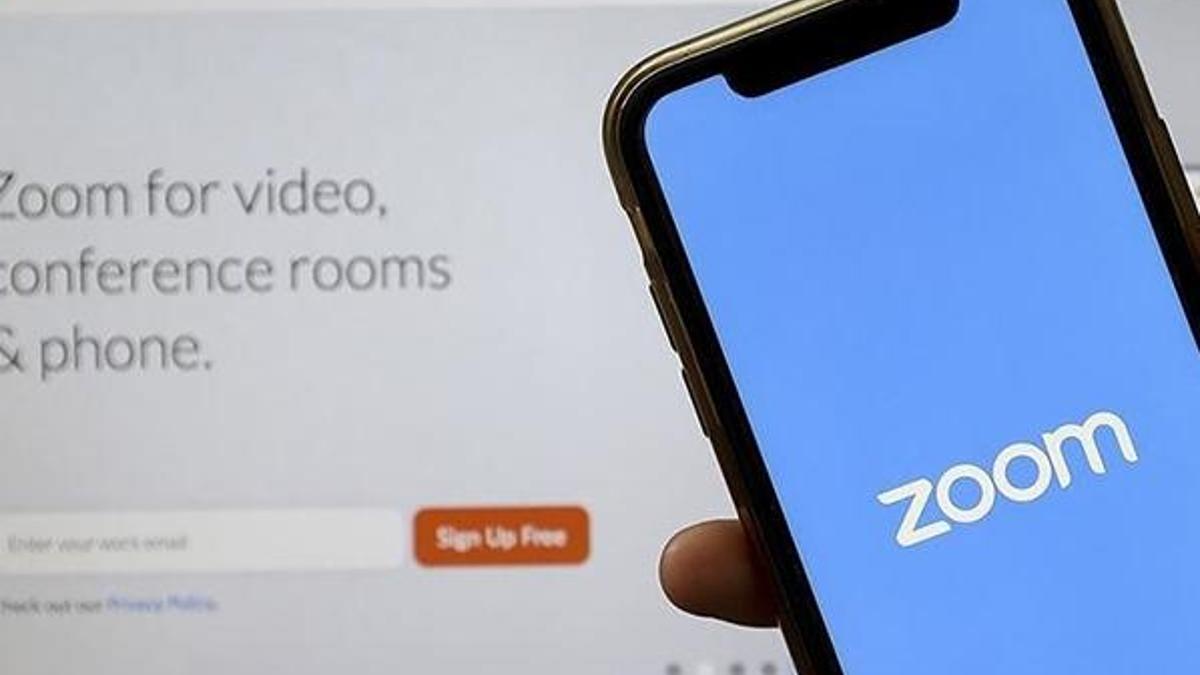 O ülke Zoom'un eğitimde kullanımını durdurdu