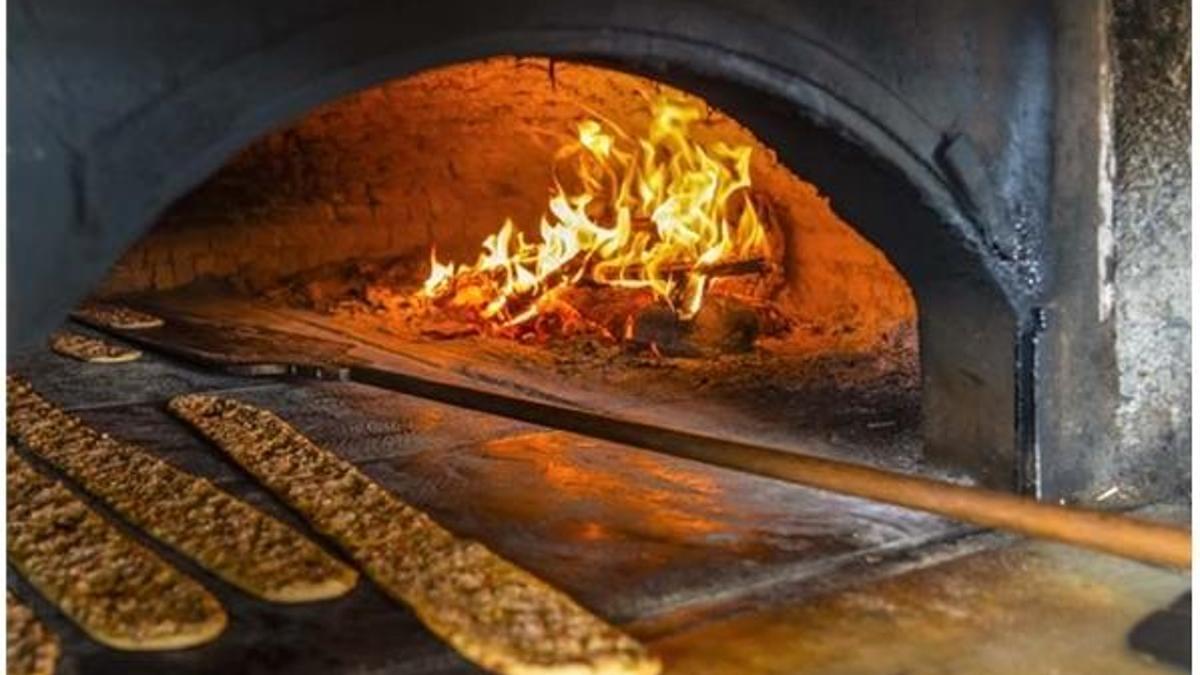 Ekmek nasıl alınacak? 31 şehirde sokağa çıkma yasağında ekmek nasıl alınacak? Ekmek almaya gitmek yasak mı, kim gidecek? Ekmek almak serbest mi?