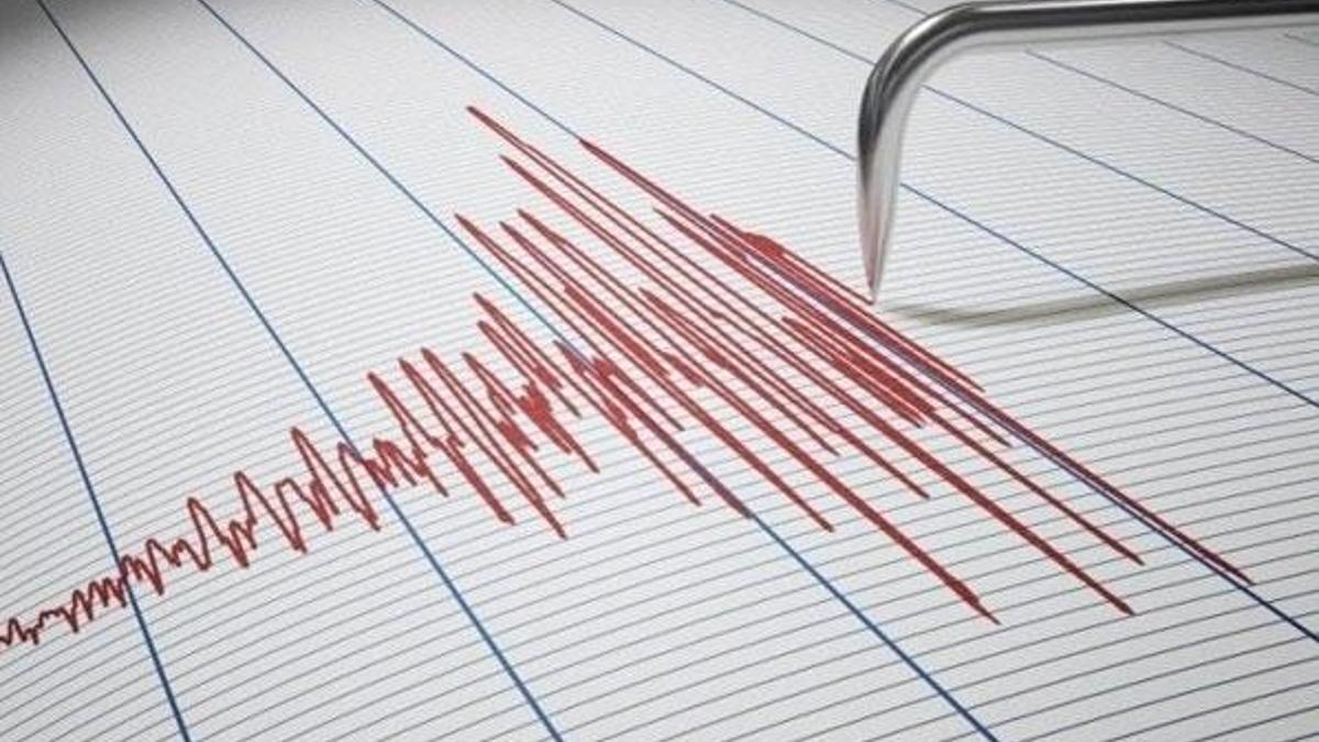 Endonezya'da 5 büyüklüğünde deprem